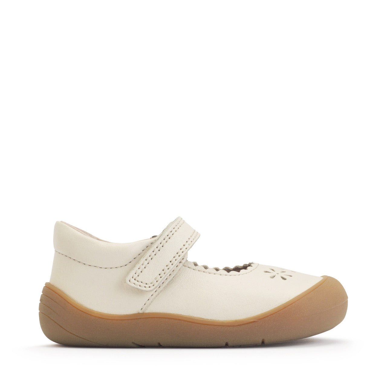 A Start-Rite girls shoe in style Eva, in colour cream, with velcro strap, front and back bumpers and scalloped edge detail. Right side view