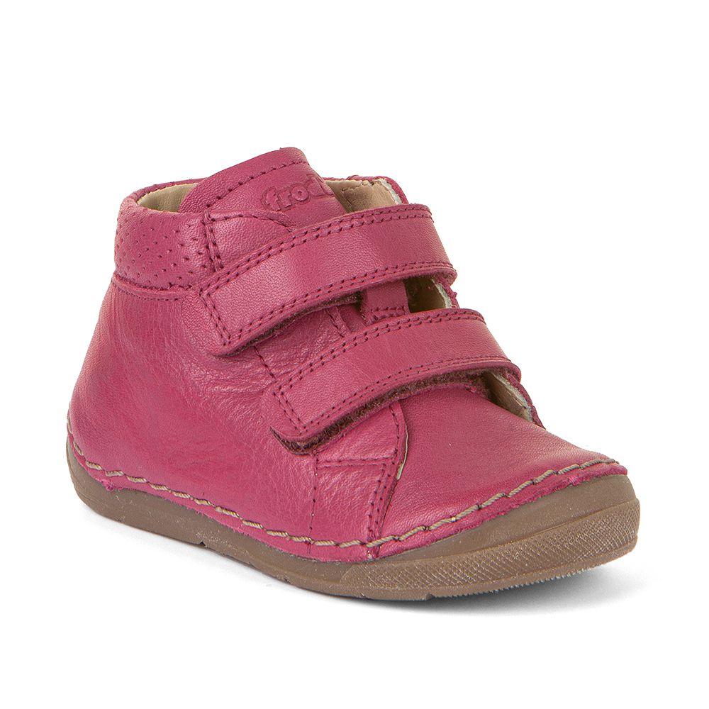 A girls ankle boot by Froddo, style Paix Velcro G2130299-13, in Fuxia with Velcro fastening. Angled view.