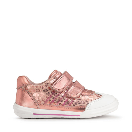 A girls casual shoe by Start-Rite, style Roundabout, in rose gold and white on white sole with pink trim and velcro fastening. Right side view.