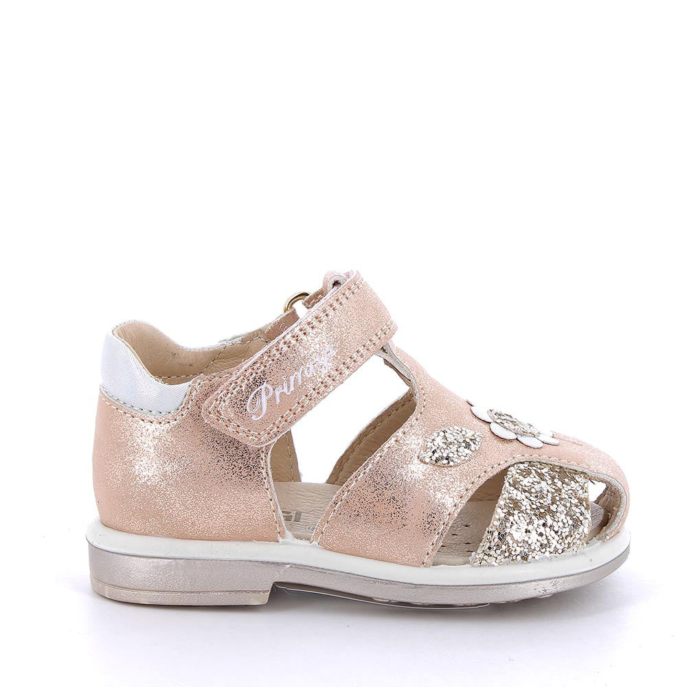 A girls closed toe sandal by Primigi, style 3859122, in metallic salmon and platinum with a velcro strap. Right side view.