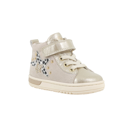 Girl's Primigi high top trainer in the style Platino in champagne with a leopard print star, gold detailing, Velcro strap and a white sole. Right side view 