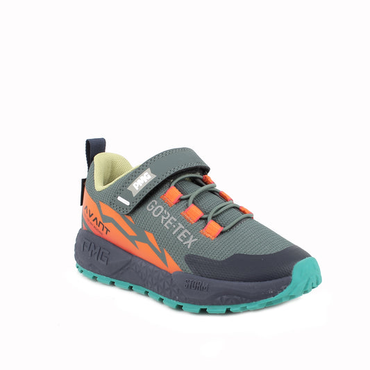 Boy's Primigi trainer in the style Storm GTX in grey with blue and orange details, a Velcro strap and a light blue sole. Right side view.