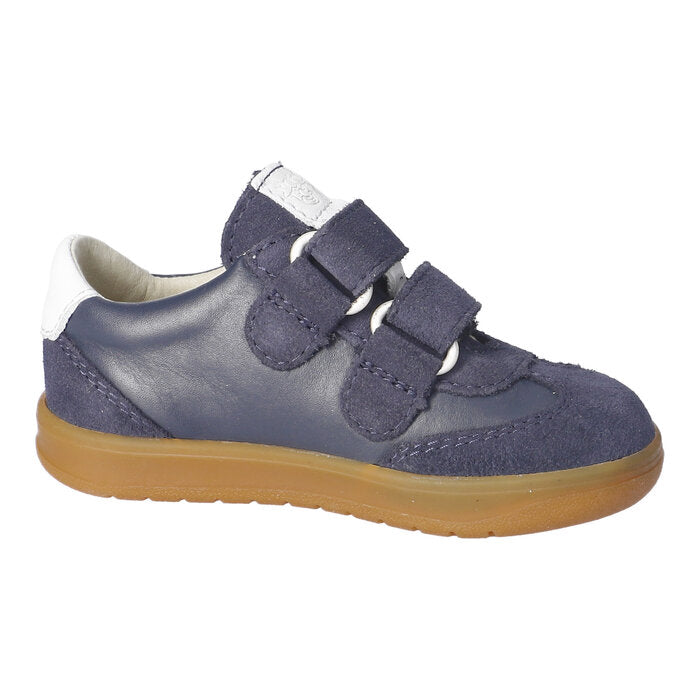 A boys casual shoe by Ricosta, style Dakota in nautic with two velcro straps and white stripe detail on side. Inner view