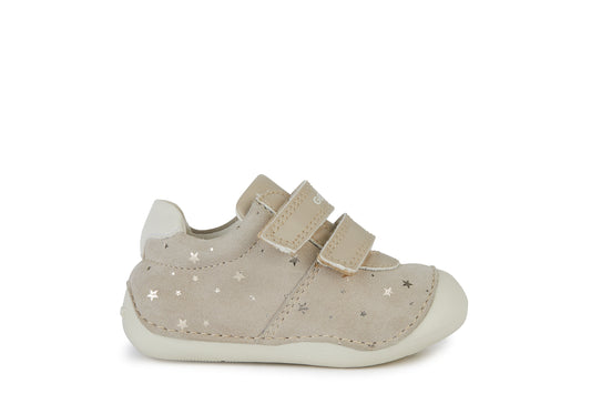 A girls pre walker by Geox, style B Tutim Girl, with toe bumper ,in beige suede with star detail and double velcro fastening. Right side view.