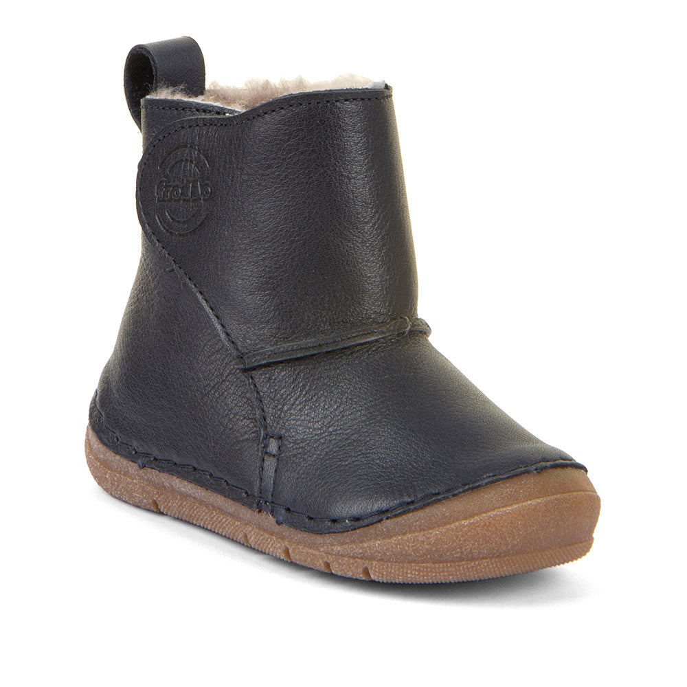 A unisex winter boot by Froddo, style Paix Up in navy with sheepskin fur lining with toe bumper. Right side view