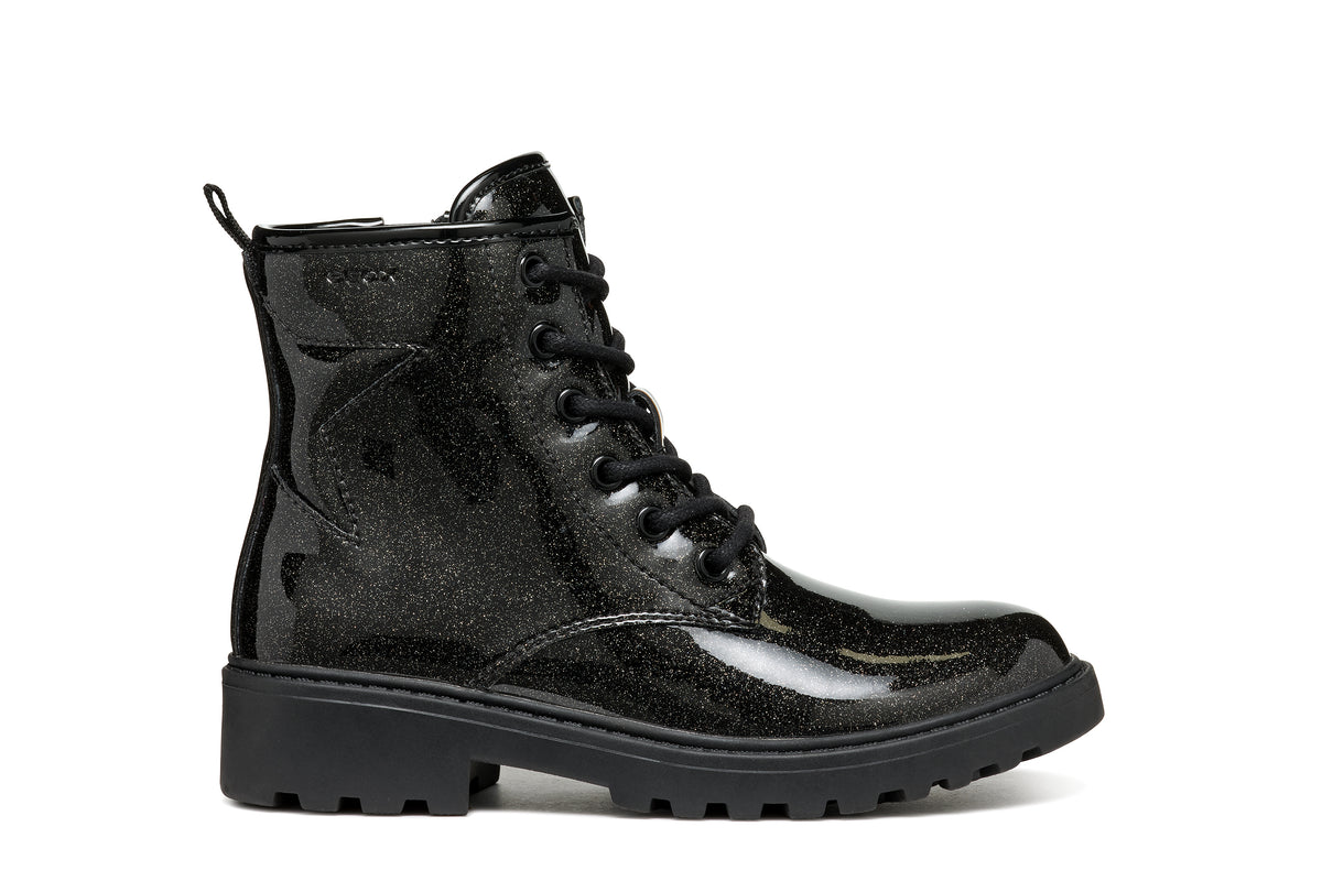Geox girl's patent ankle boot in the style Casey Girl, with laces, side zip fastening, glitter details all over and chunky black sole. Right side view.