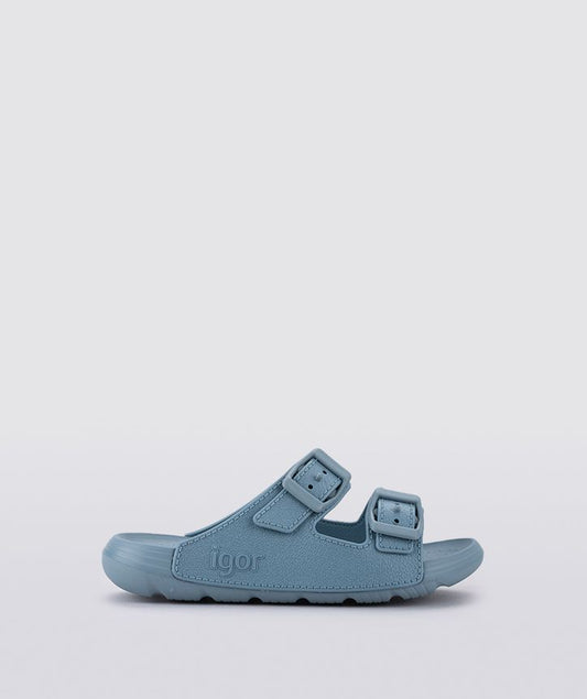 A unisex rubber slip-on sandal by Igor, style Kai in ocean with two buckle fastening straps. Right side view.