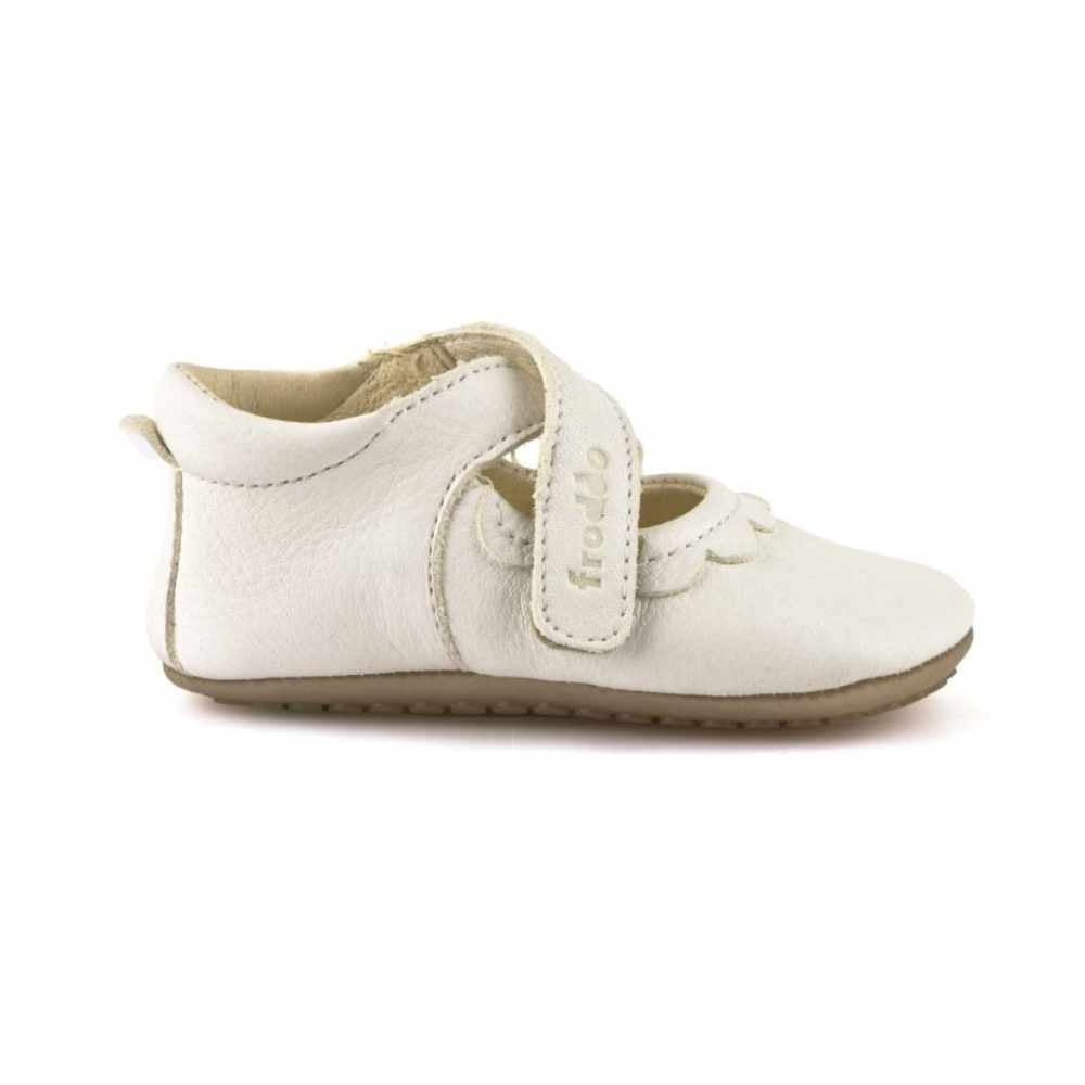 A pre walker by Froddo, style G1140002-4, in white leather with velcro fastening. Right side view.