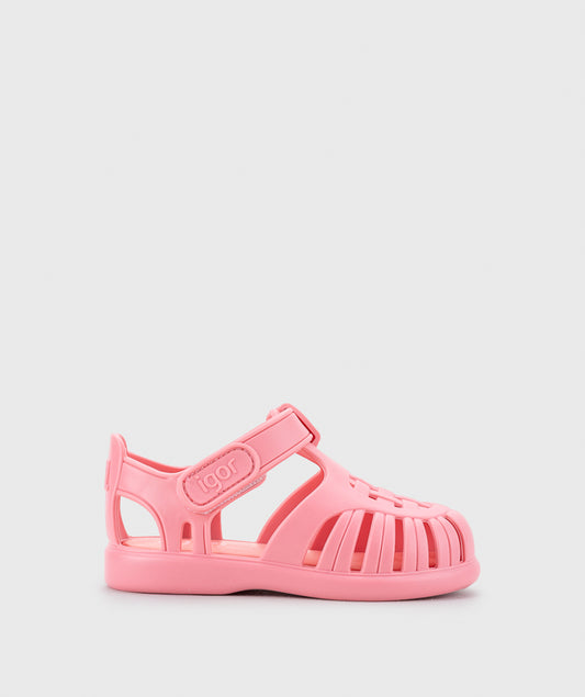 A girls jelly sandal by Igor, style Tobby Solid in Chicle with velcro strap. Right side view