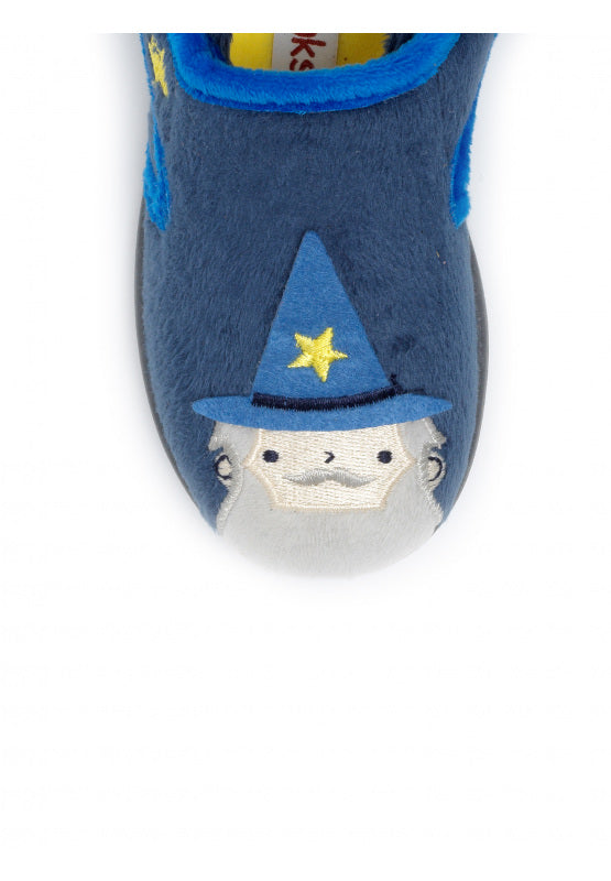A unisex slipper by Chipmunks, style Abracadabra Wizard, in navy multi wizard design with velcro fastening. Close up of wizard design.