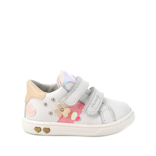 A girls trainer by Primigi, style 3903000 Baby Like, in pink and white leather with double velcro fastening. Right side view.
