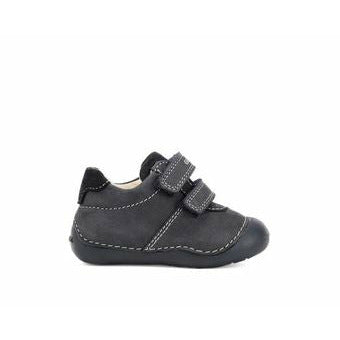 A boys pre walker by Geox, style Tutim, in navy with double velcro fastening. Right side view.
