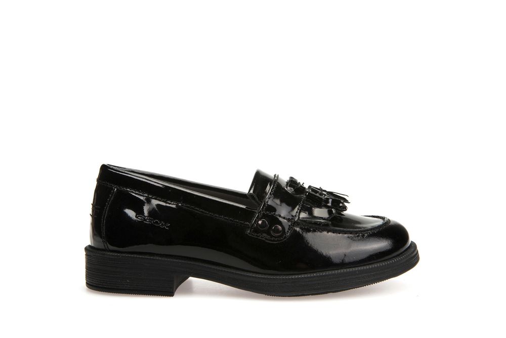A girls loafer by Geox,style Agata, in black patent. Right side fastening.