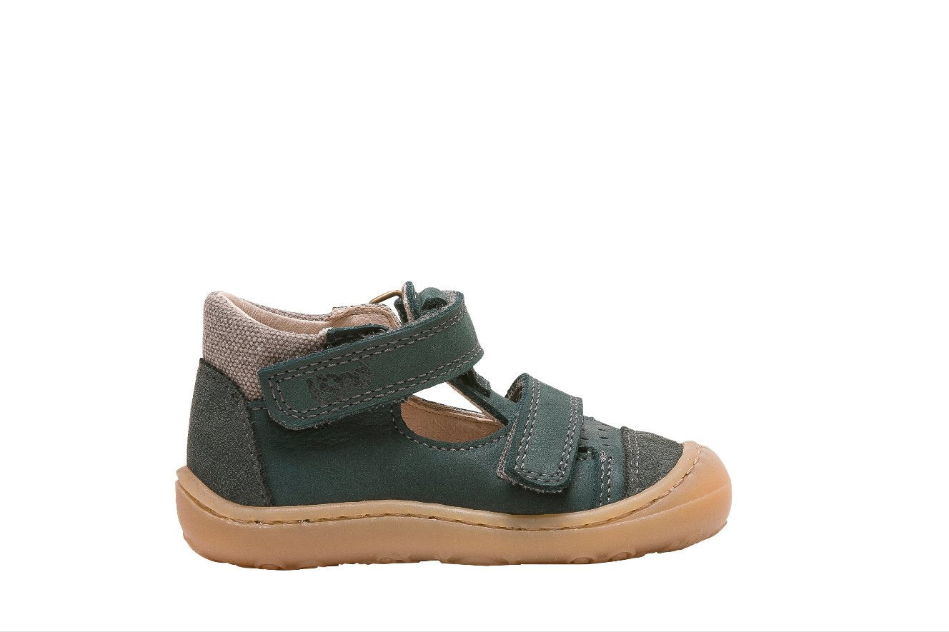 A boys summer shoe by Bopy,style Jacmar, in green with velcro fastening. Left side view.