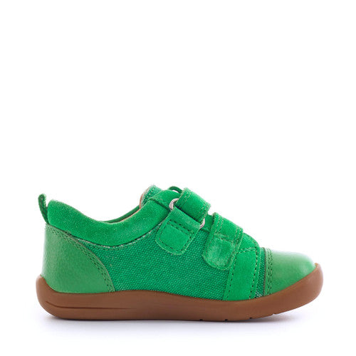 A boys casual shoe by Start Rite, style Maze, in green and white with double velcro fastening. Inner side view.