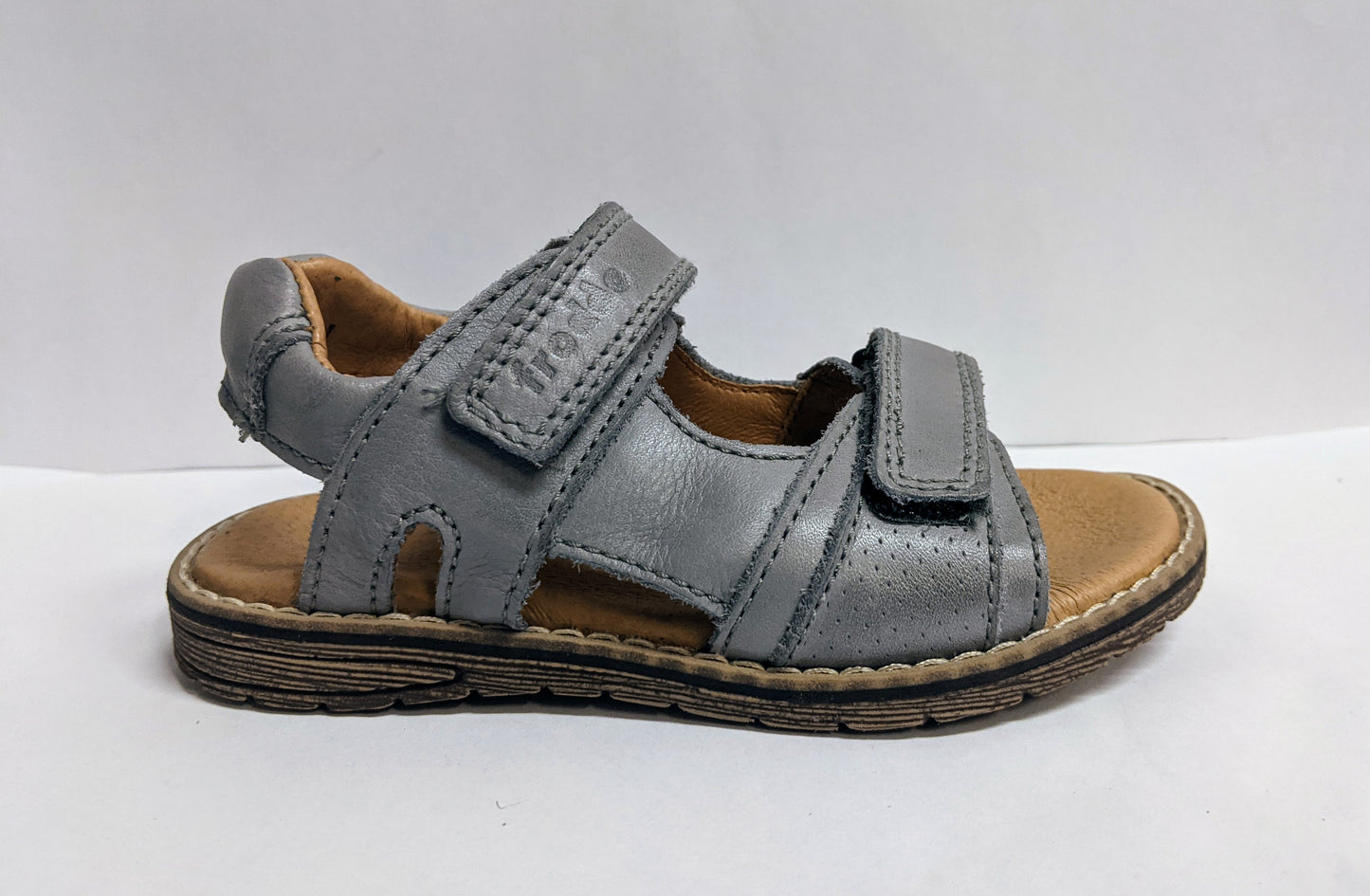 A boys open toe sandal by Froddo, style G3150142, in grey leather with velcro fastening. Right side view.