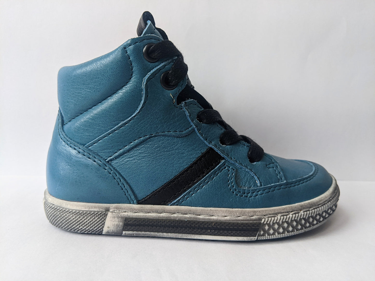 A boys casual hi top boot  by Froddo,style G3110128-1, in Teal leather with lace and zip fastening. Right side view. 