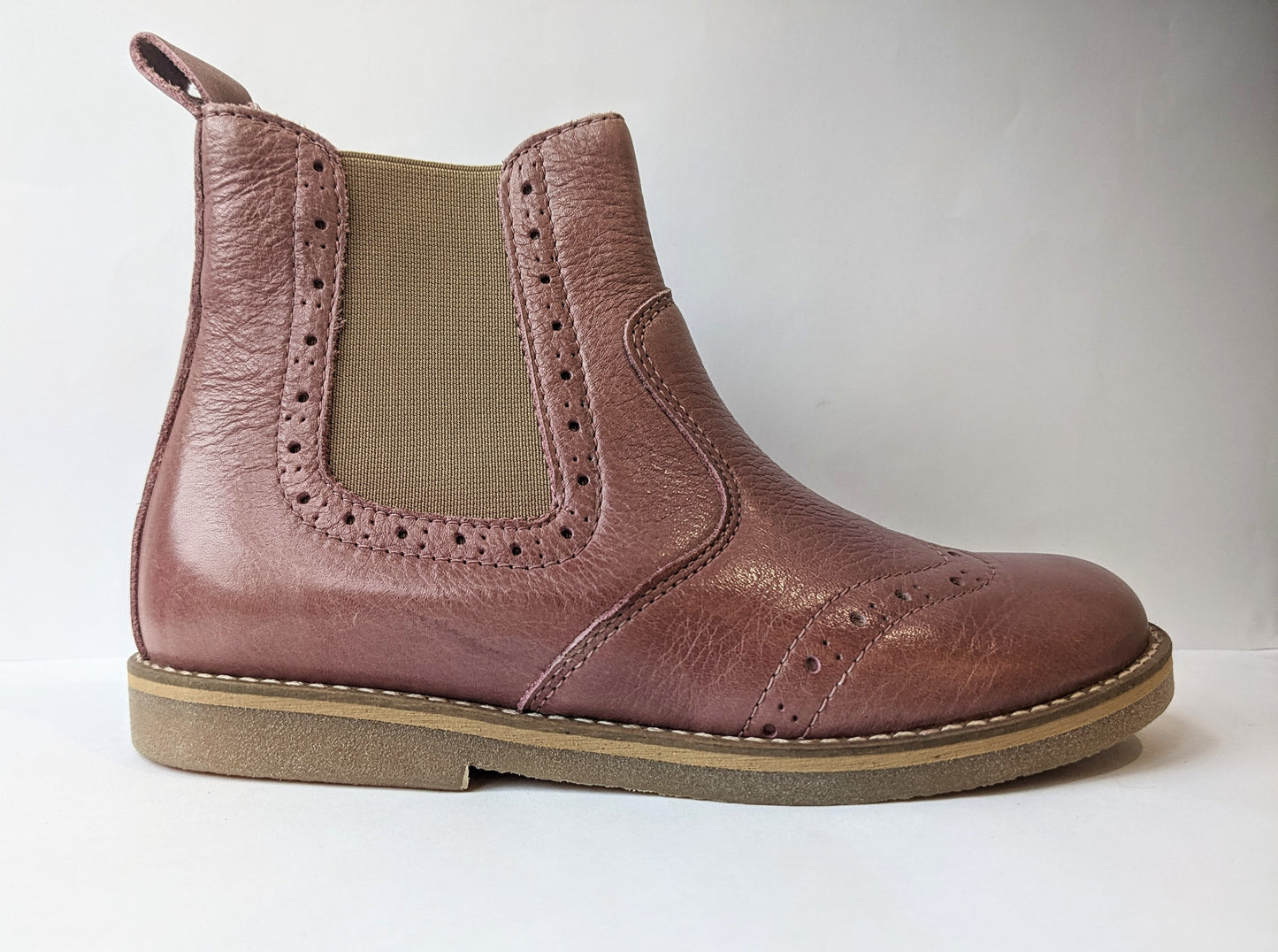 A girls ankle boot by Froddo, style Chelys Brogue G3160080-10,in pink leather with zip fastening. Right side view.
