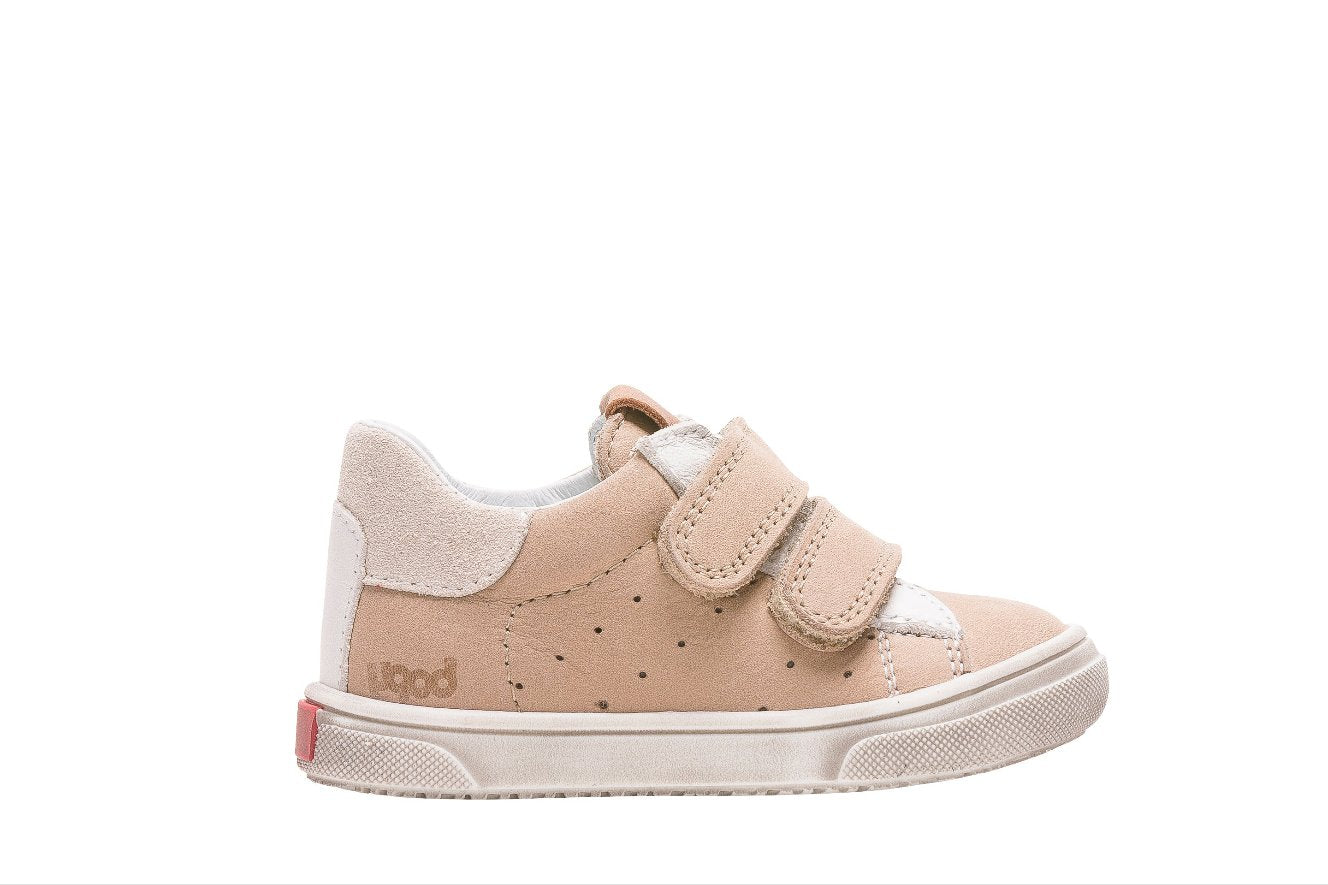 A smart boys trainer by Bopy, style Ramdam, in Beige with double velcro fastening. Left side view.
