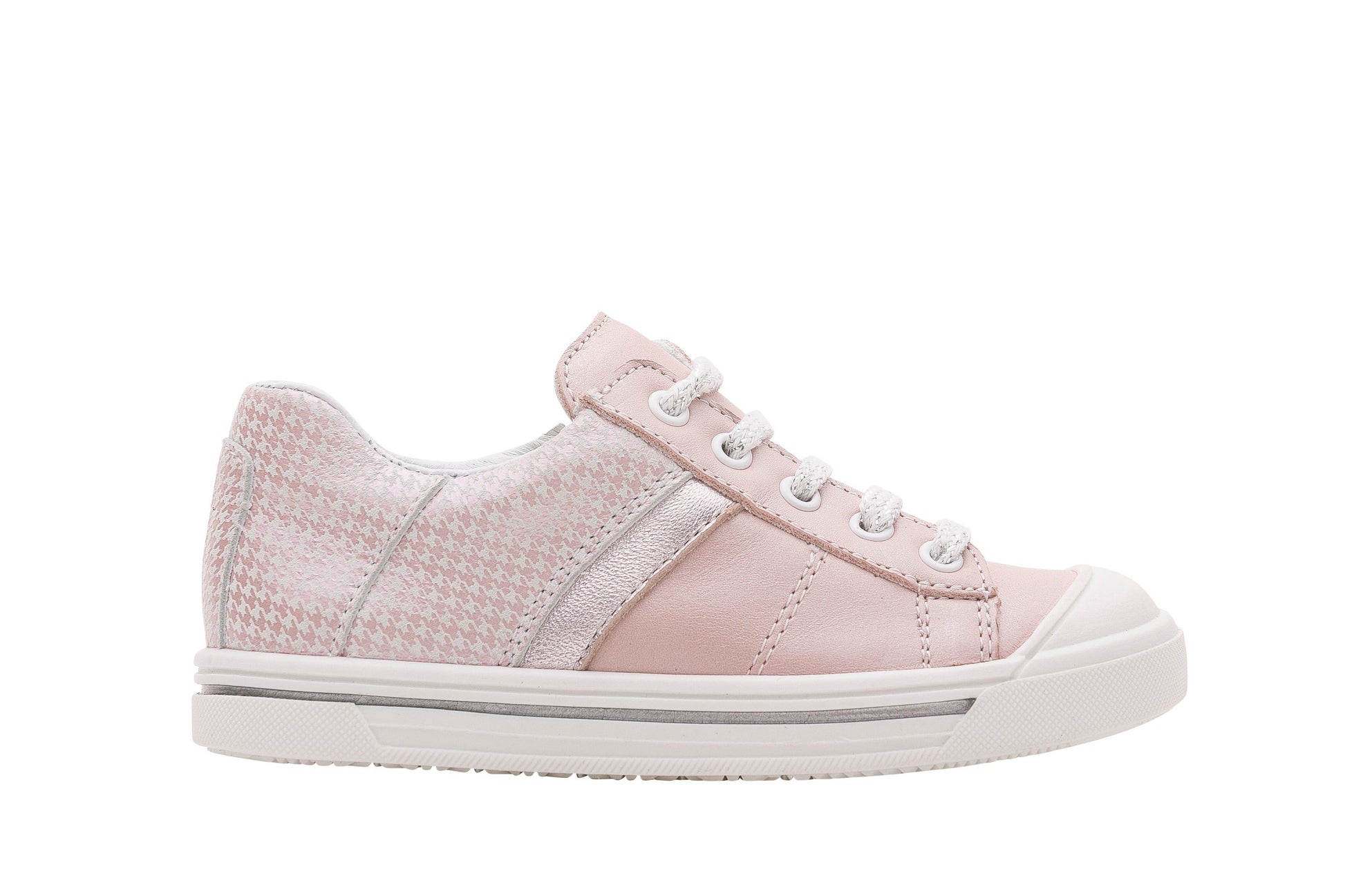 A girls casual trainer by Bopy, style Scoobi, in pink with lace up and zip fastening. Left side view.