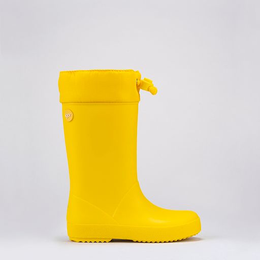 A unisex welly by Igor, style Splash Cole, in Yellow with toggle fastening. Right side view.