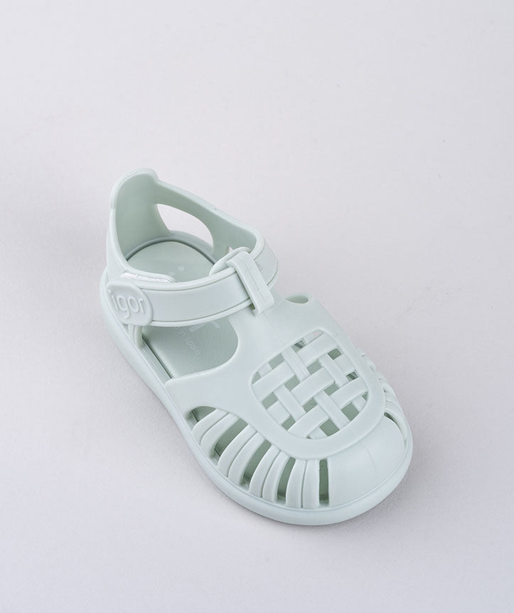 A closed toe sandal by Igor, style Tobby , in pale green with velcro fastening. Above view.
