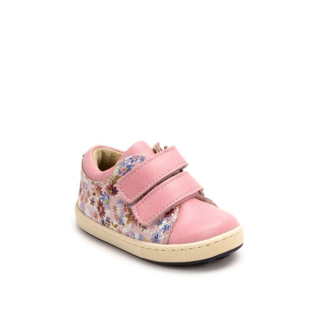 A girls casual shoe by Petasil, style Todd 2, in pink with floral print, double velcro fastening. Right angled view.